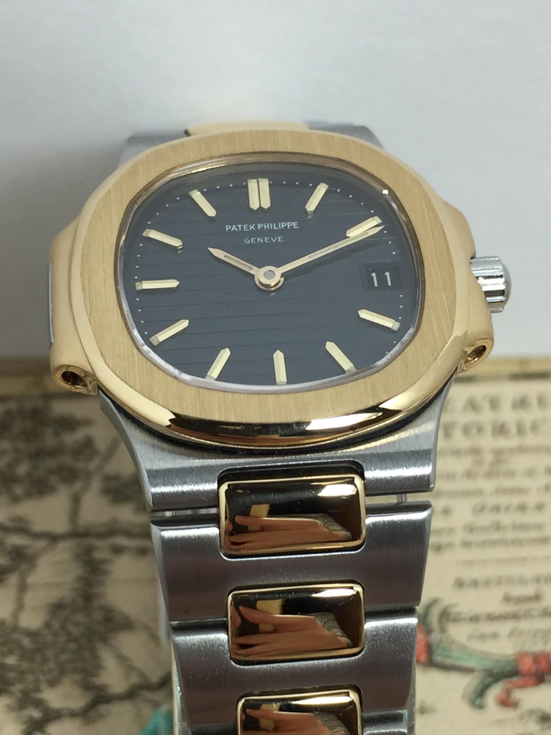 1981 Patek Philippe Nautilus Ladies St/G Ref. 4700 (with Orig. Certificate & Extract from Archives)