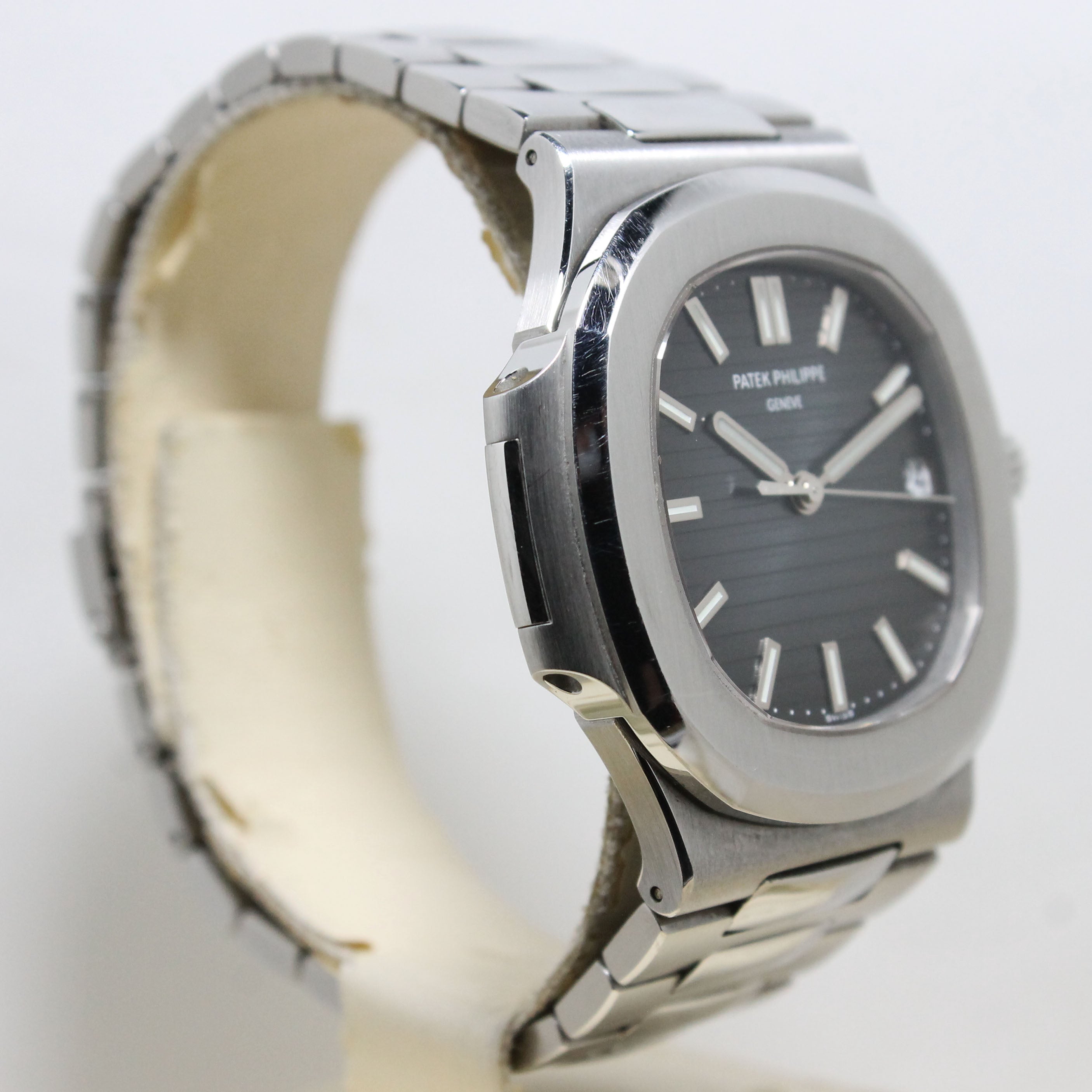 2016 Patek Philippe Nautilus Unpolished Ref. 5711/1A-010 (Full Set)