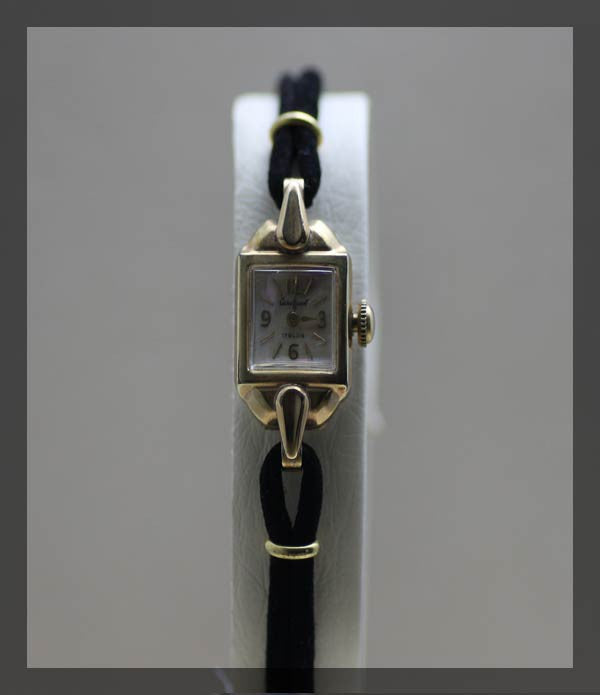 Cardinal Cocktail Watch (2.5.161) - Momentum Dubai