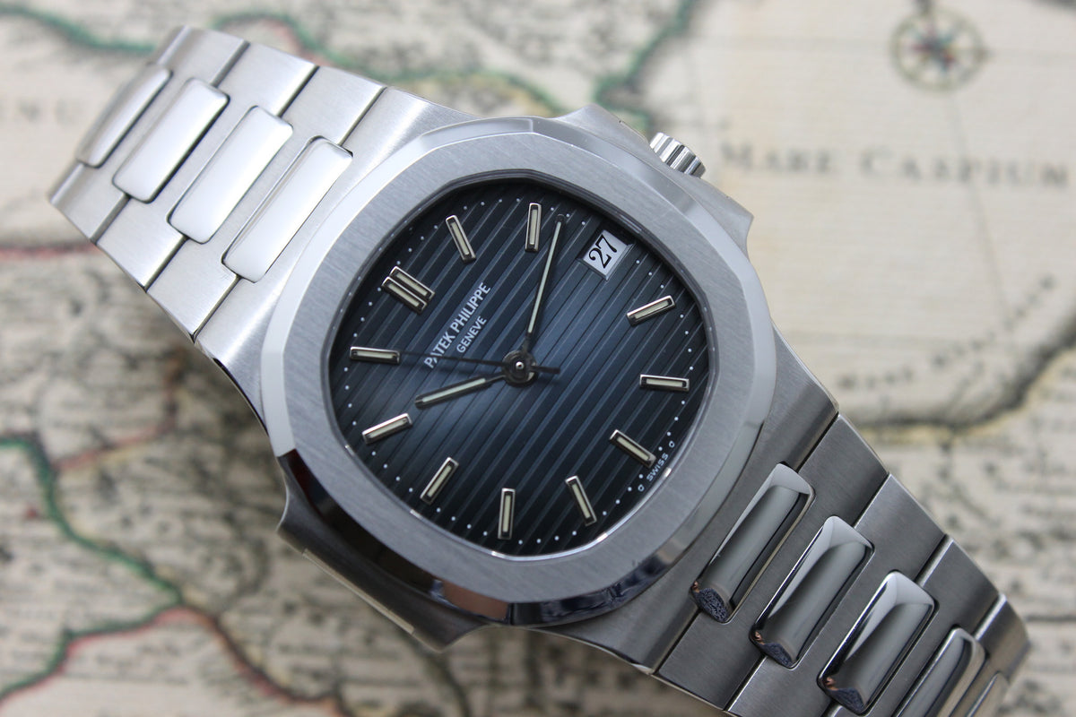 1992 - Patek Philippe Nautilus (Full Set) - Momentum Dubai