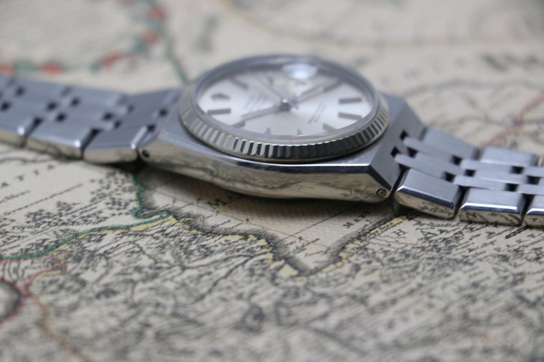 Rolex Oysterquartz St/WG (3.1.645) - Momentum Dubai