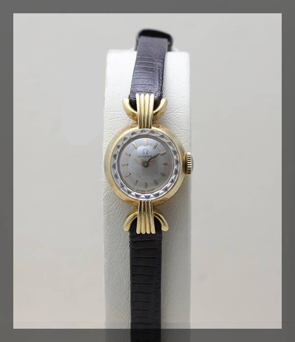 Omega Cocktail Watch Gold (2.2.197) - Momentum Dubai