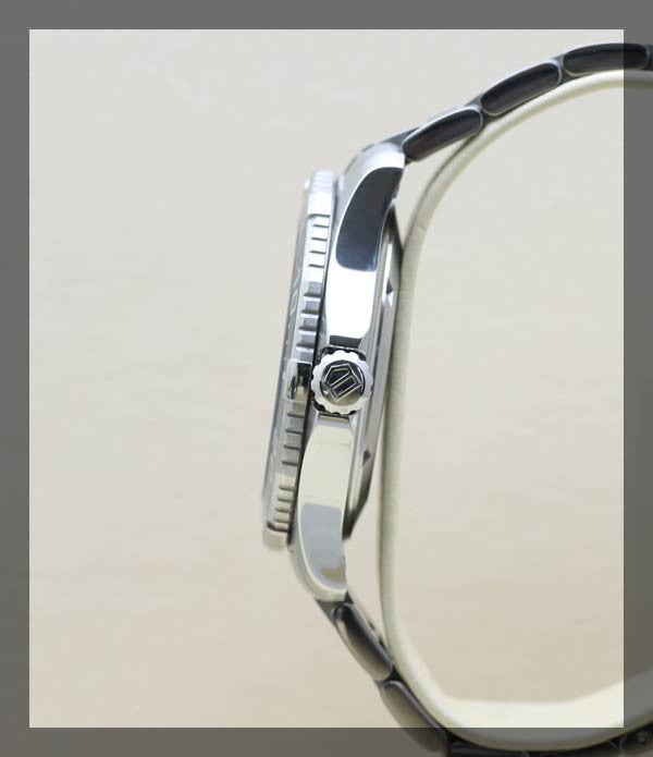 Tag Heuer Aquaracer Calibre S (1.1.265) - Momentum Dubai