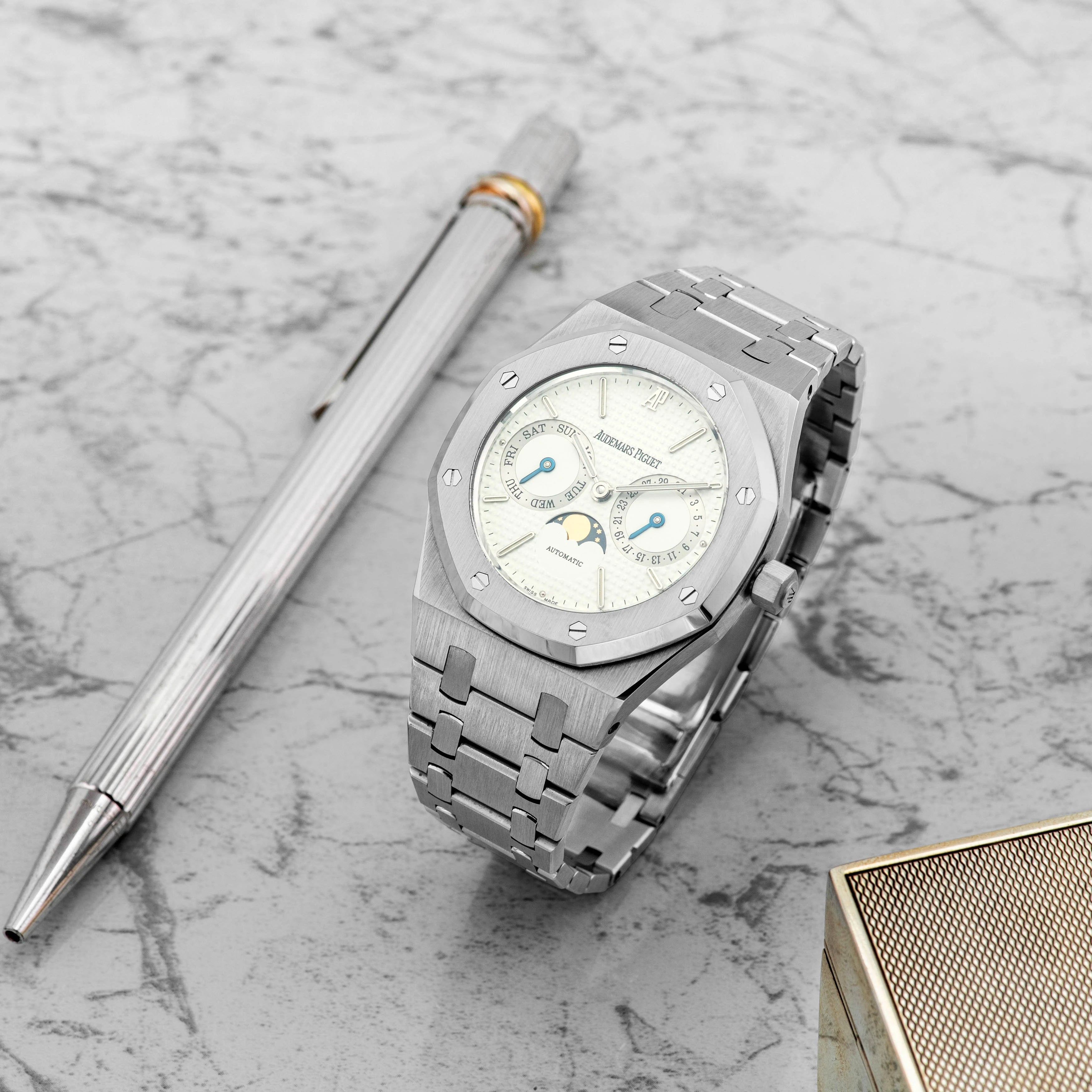 1990's Audemars Piguet Royal Oak White Dial Ref. 25594ST (with Service invoice)