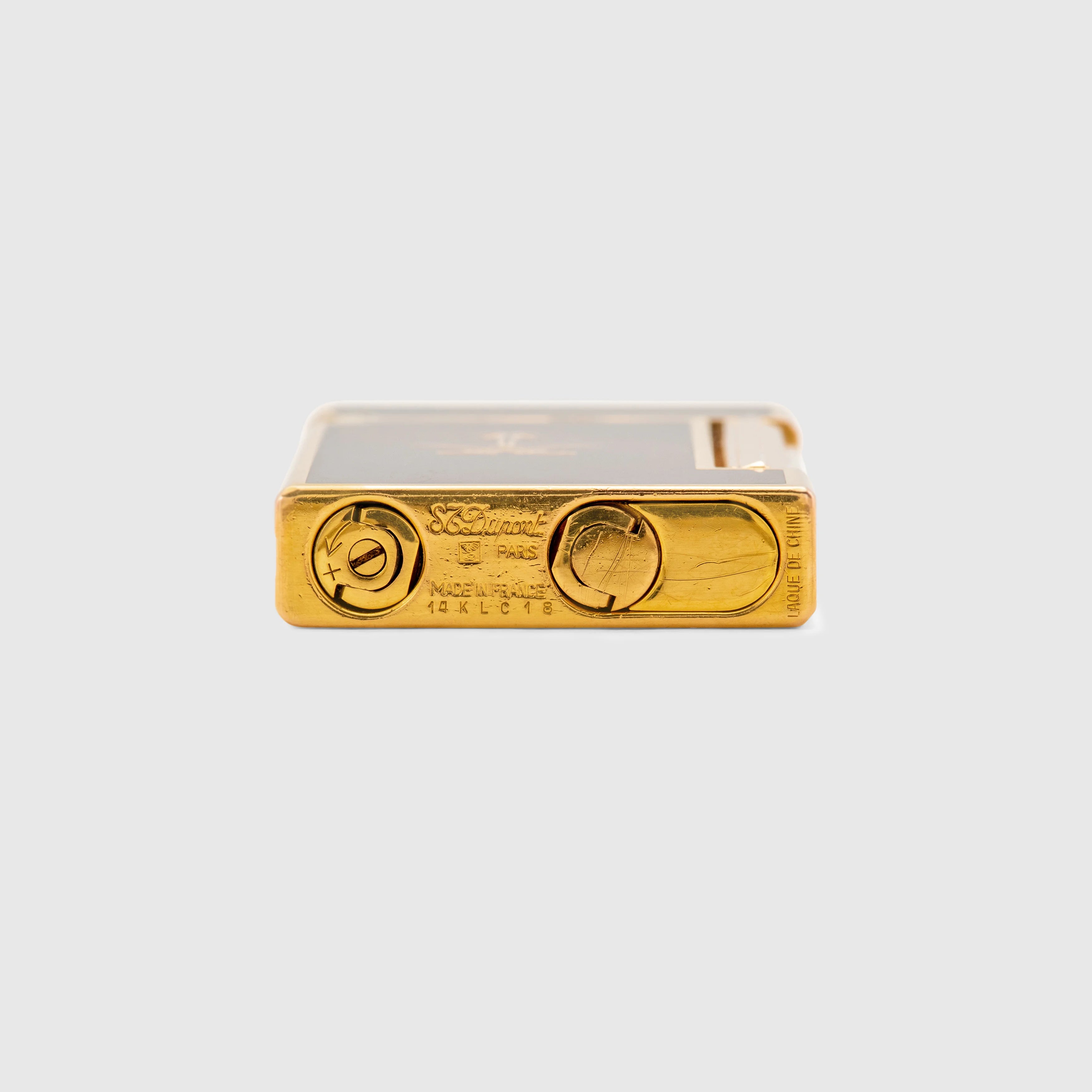 St. Dupont Saudi Dunes Lighter