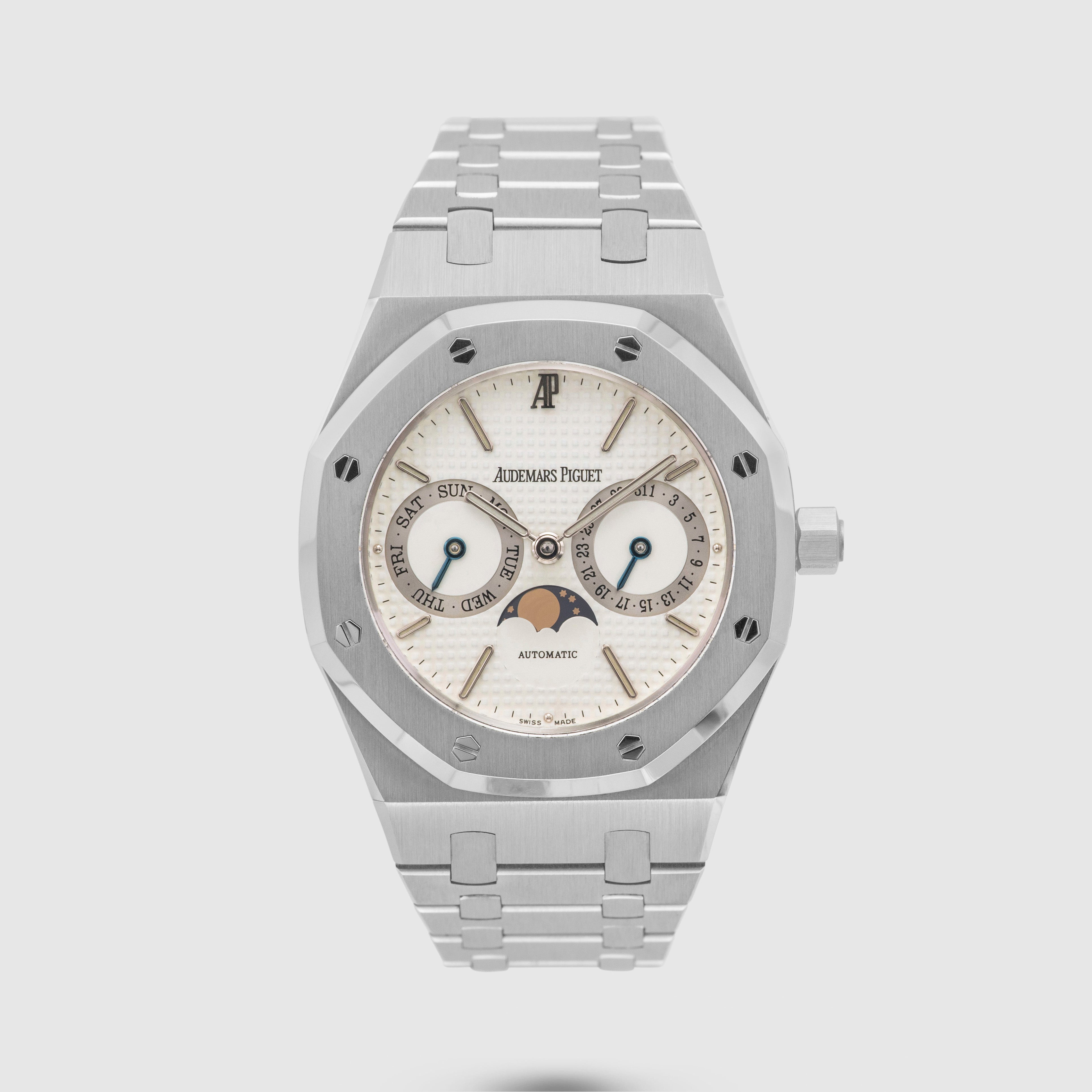 1990's Audemars Piguet Royal Oak White Dial Ref. 25594ST (with Service invoice)