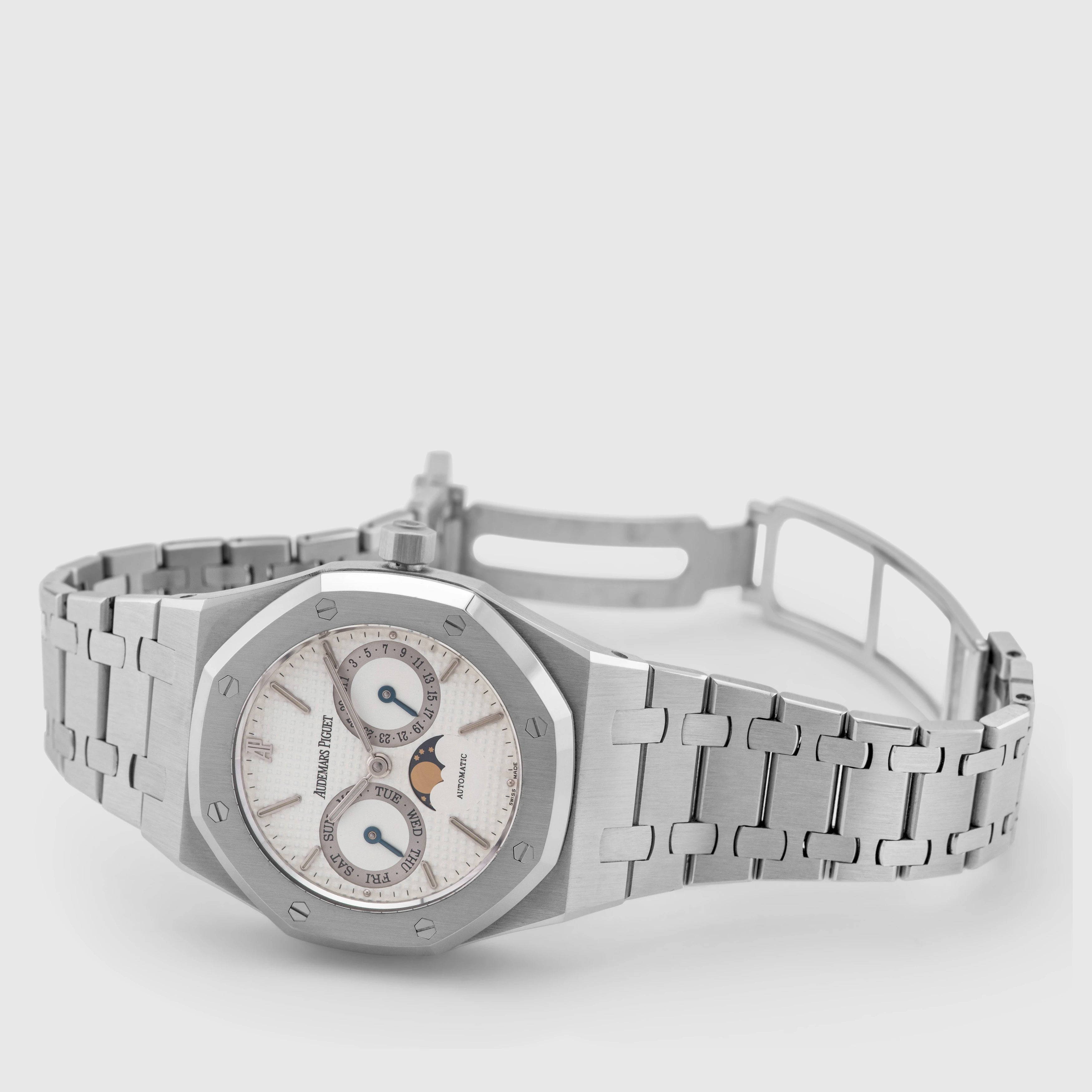 1990's Audemars Piguet Royal Oak White Dial Ref. 25594ST (with Service invoice)
