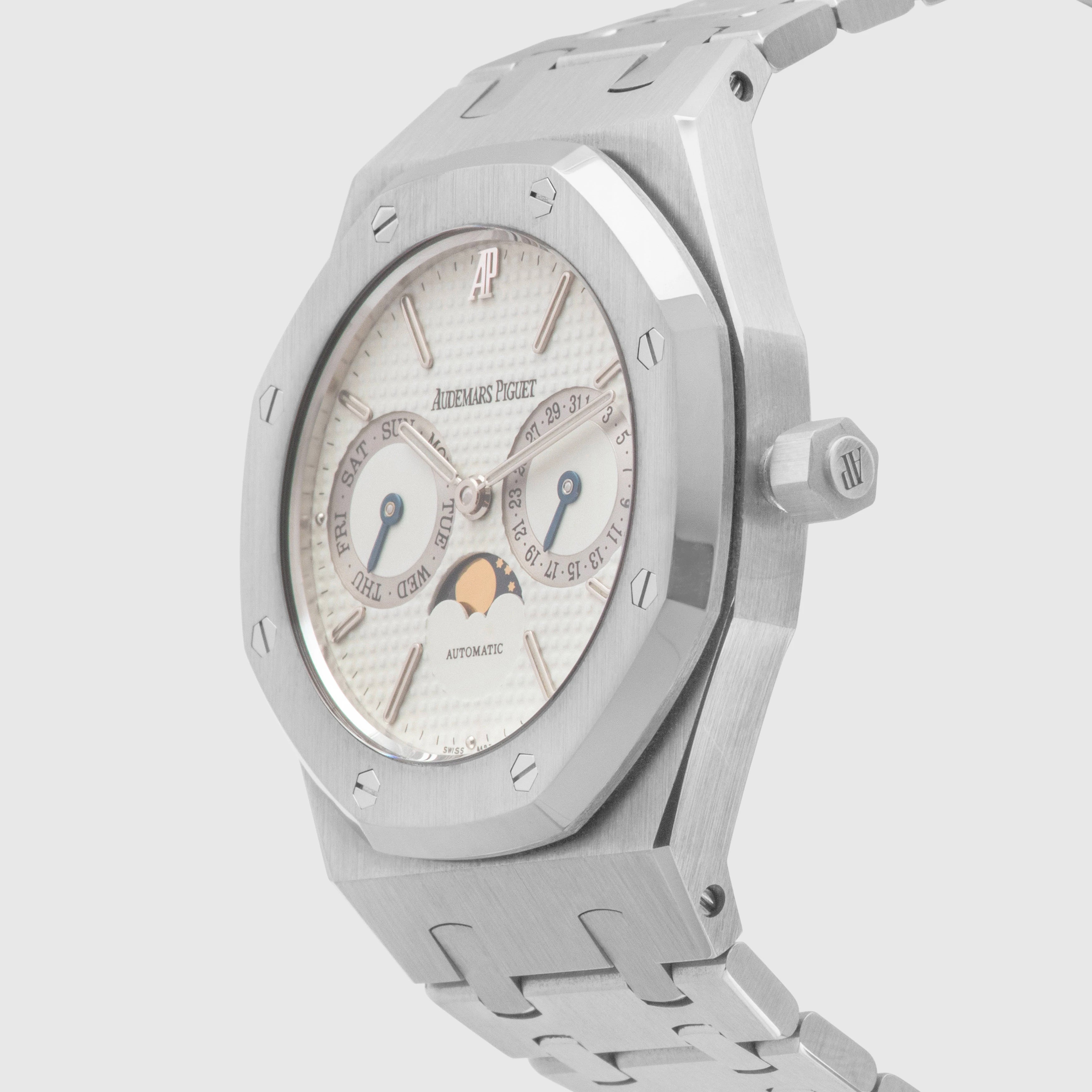 1990's Audemars Piguet Royal Oak White Dial Ref. 25594ST (with Service invoice)