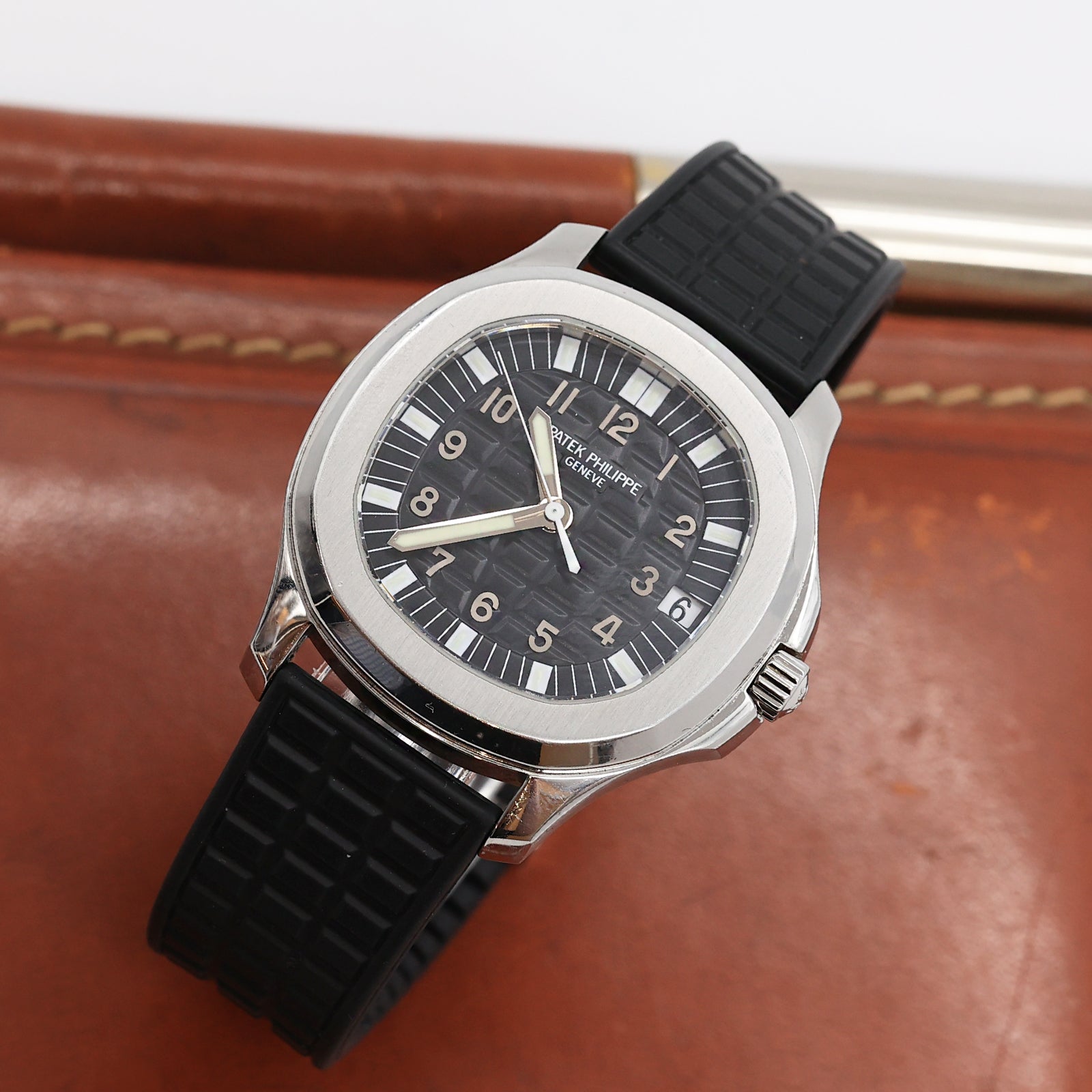 2006 Patek Philippe Aquanaut Ref. 5065A (with Certificate & Extract)