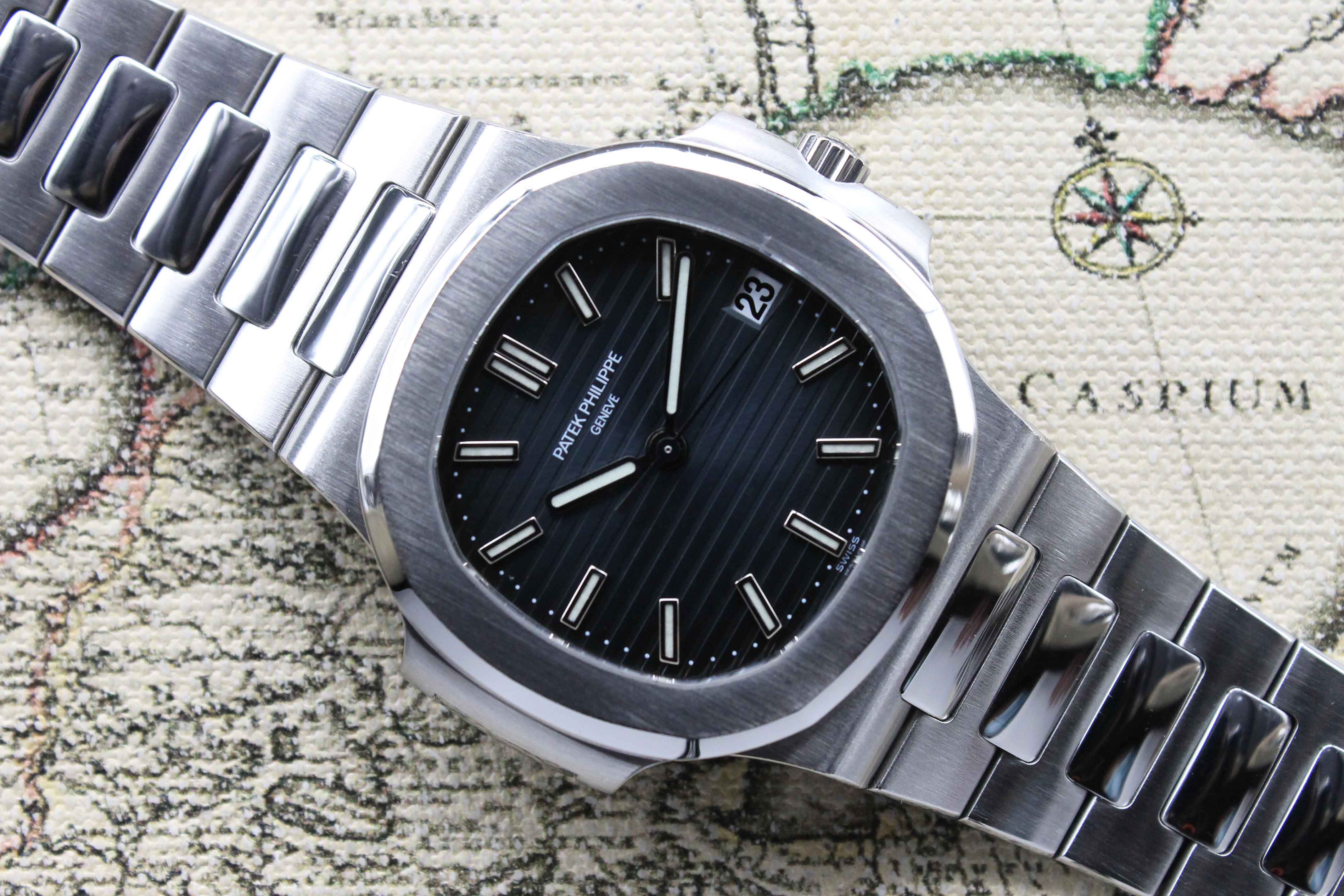 2011 Patek Philippe Nautilus Ref. 5800 (Full Set)