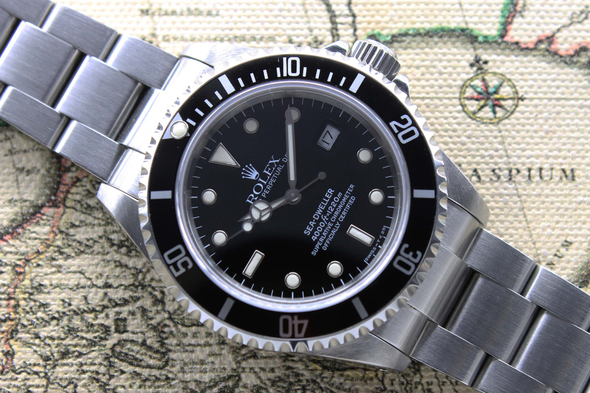 Rolex Sea Dweller Near NOS Ref. 16600 Year 1997 (Full Set)