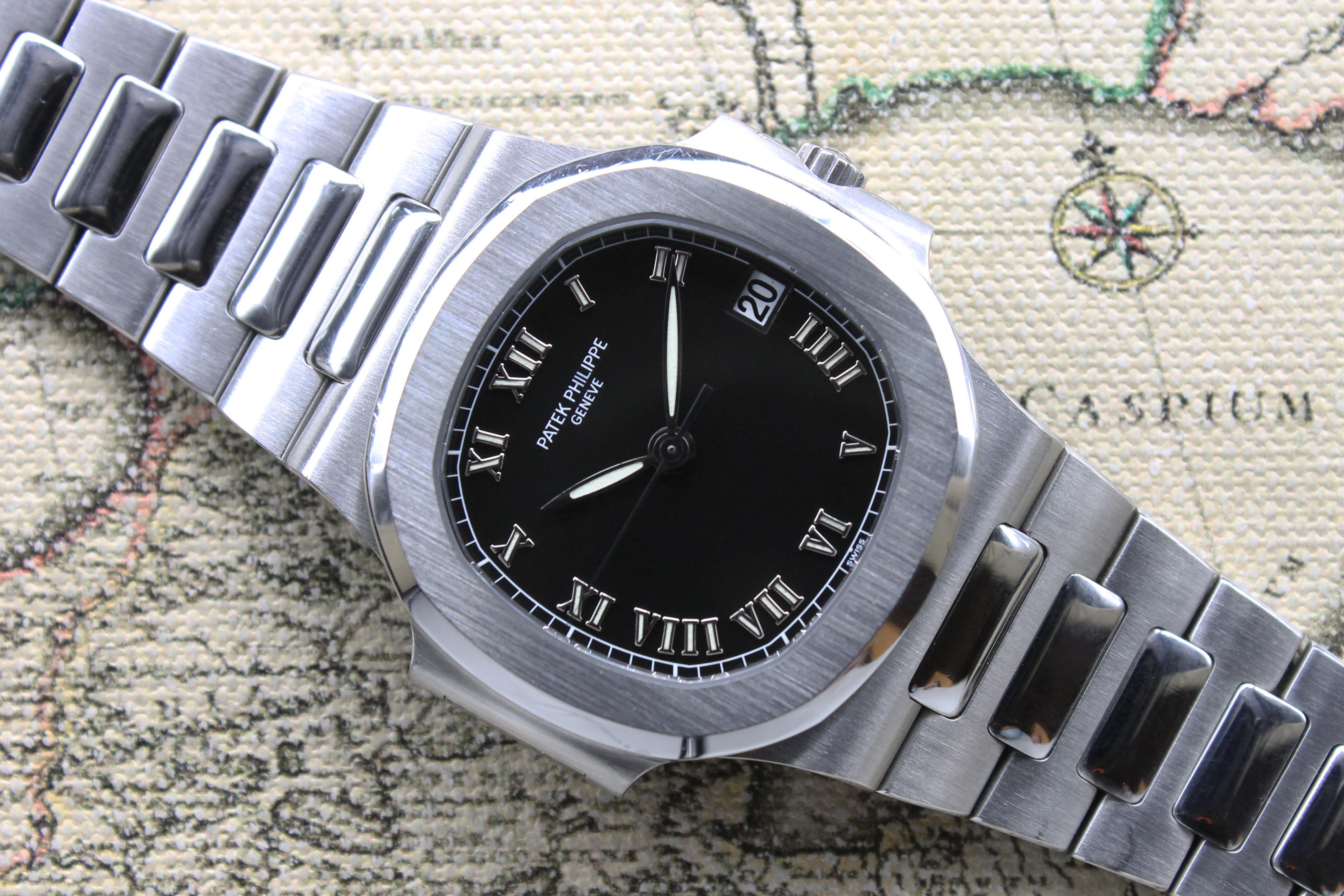 2000 Patek Philippe Nautilus Roman Dial Ref. 3800 (Full Set)