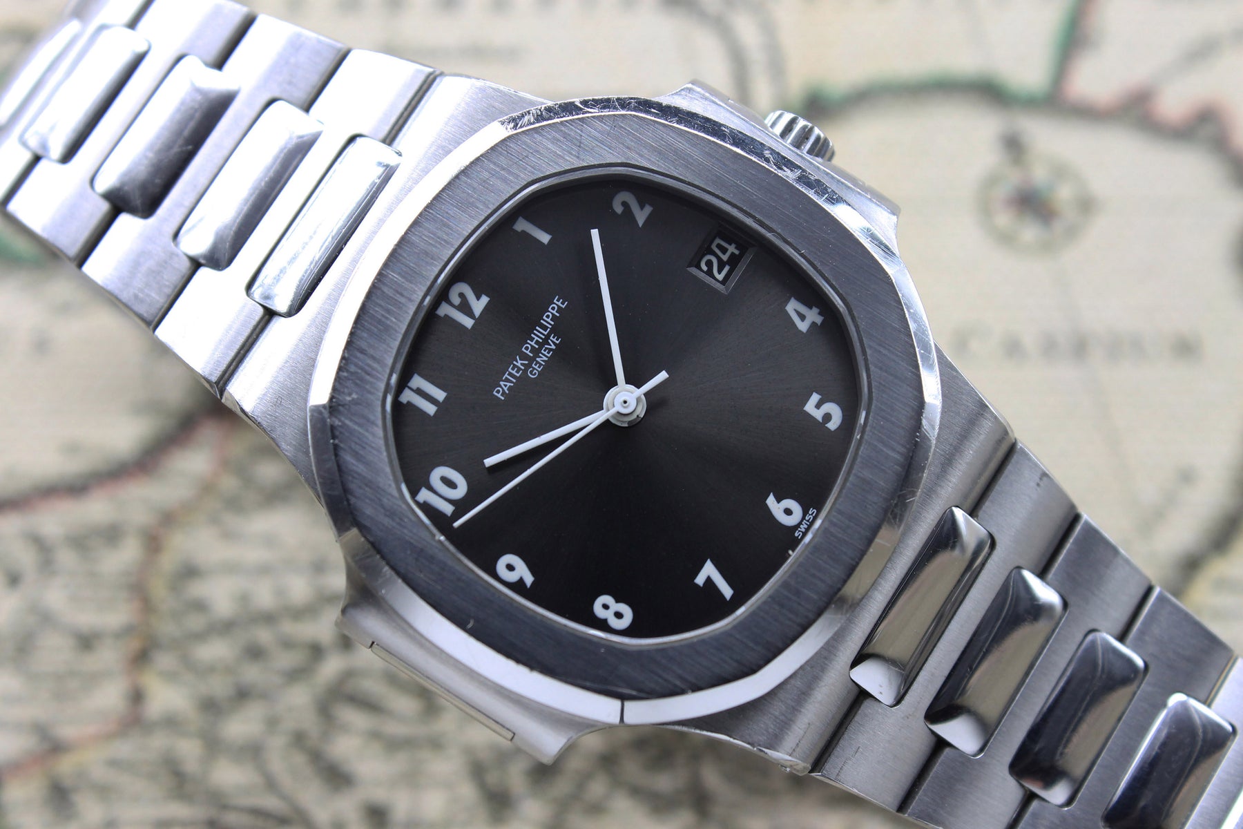 Patek Philippe Nautilus Ref. 3800 Year 1984 (with Extract from Archives)