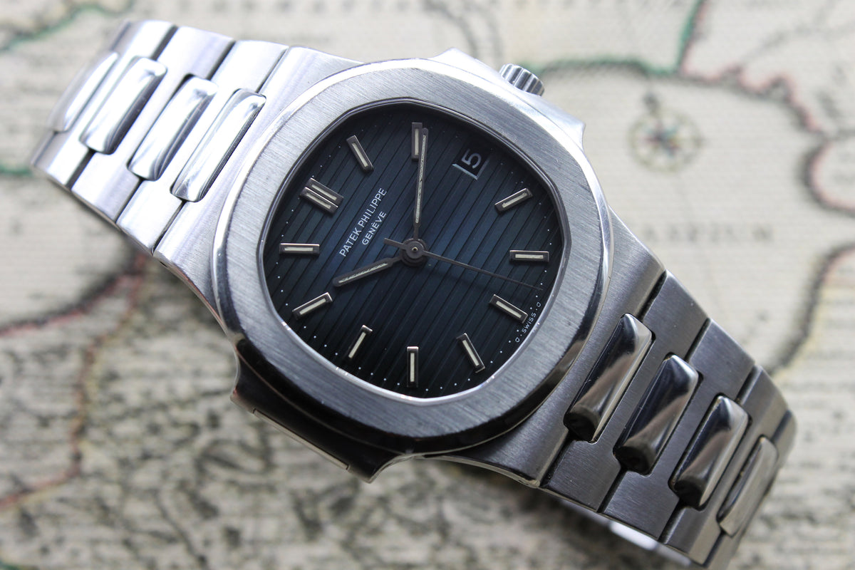 Patek Philippe Nautilus Ref. 3800 Year 1985 (with Box & Papers)