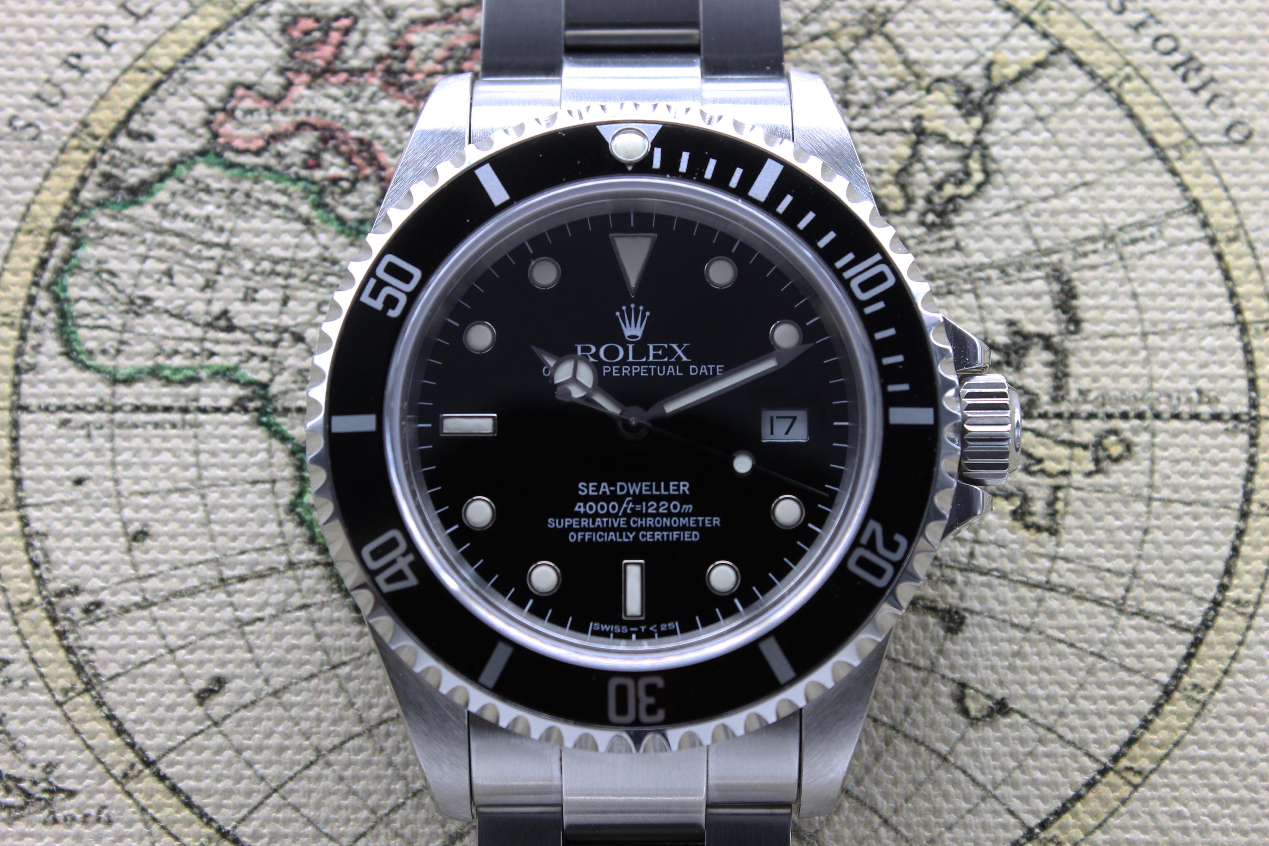 Rolex Sea Dweller Near NOS Ref. 16600 Year 1997 (Full Set)