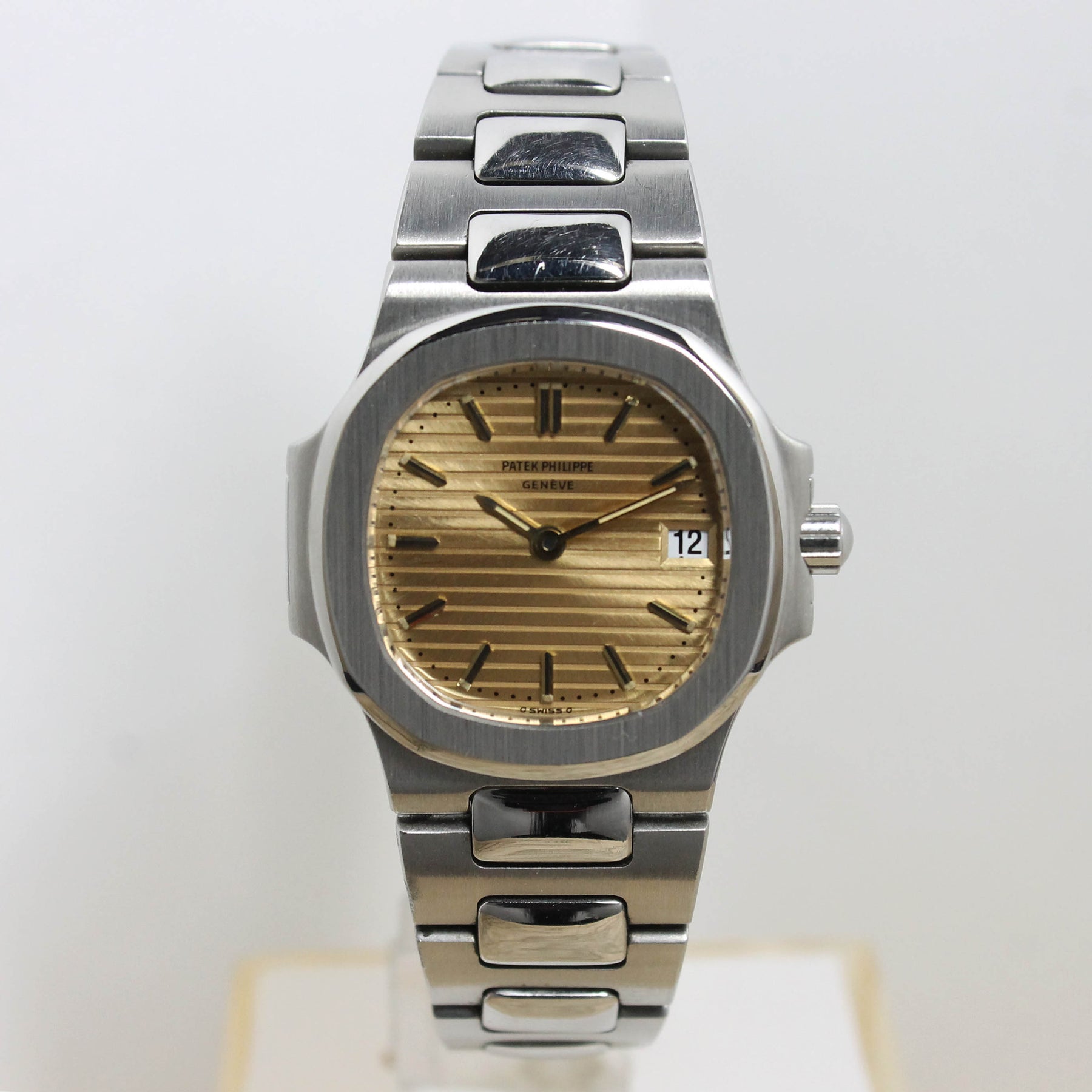 1981 Patek Philippe Nautilus Ladies Ref. 4700 (with Extract From Archives)