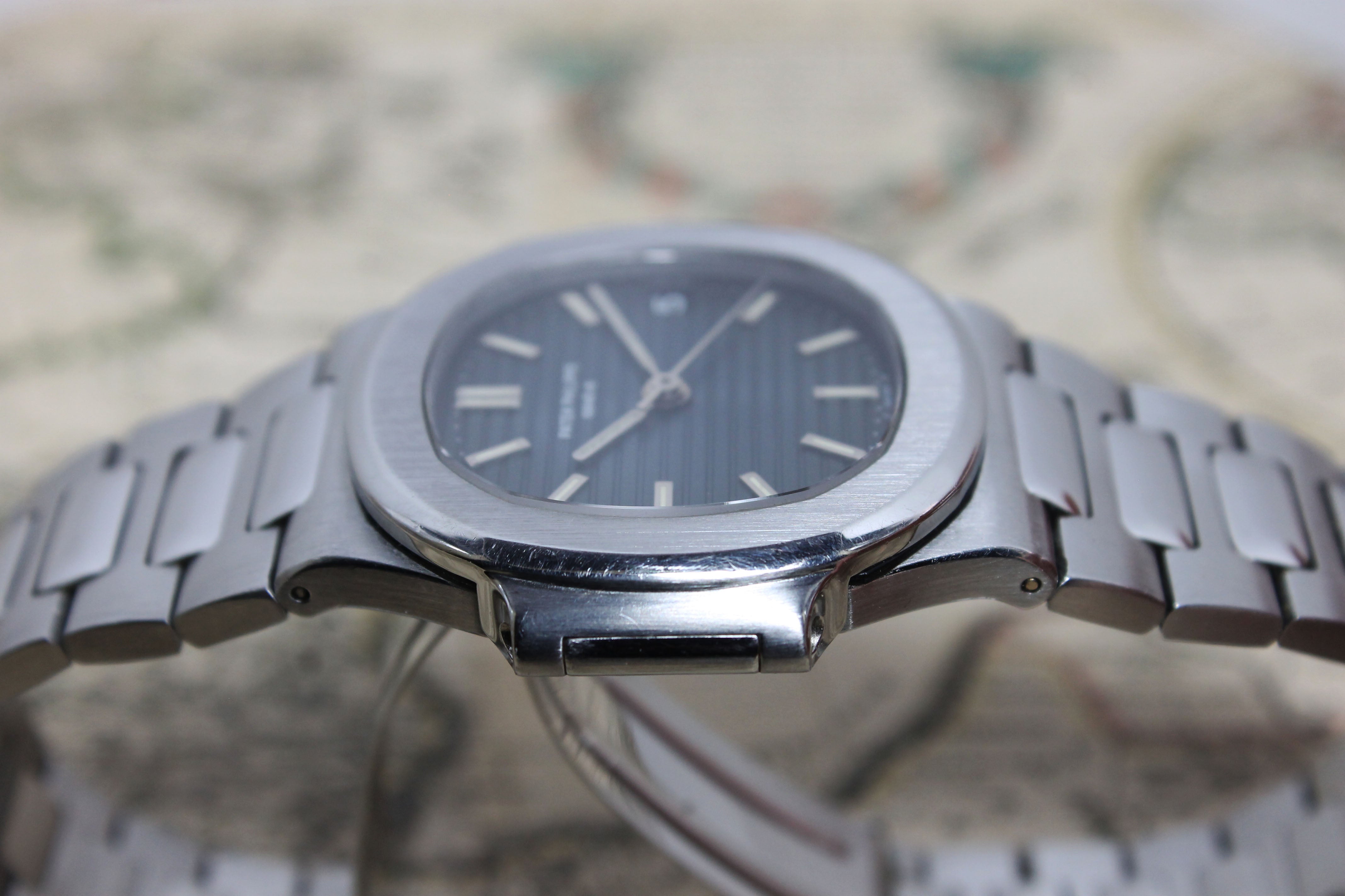 Patek Philippe Nautilus Ref. 3800 Year 1985 (with Box & Papers)