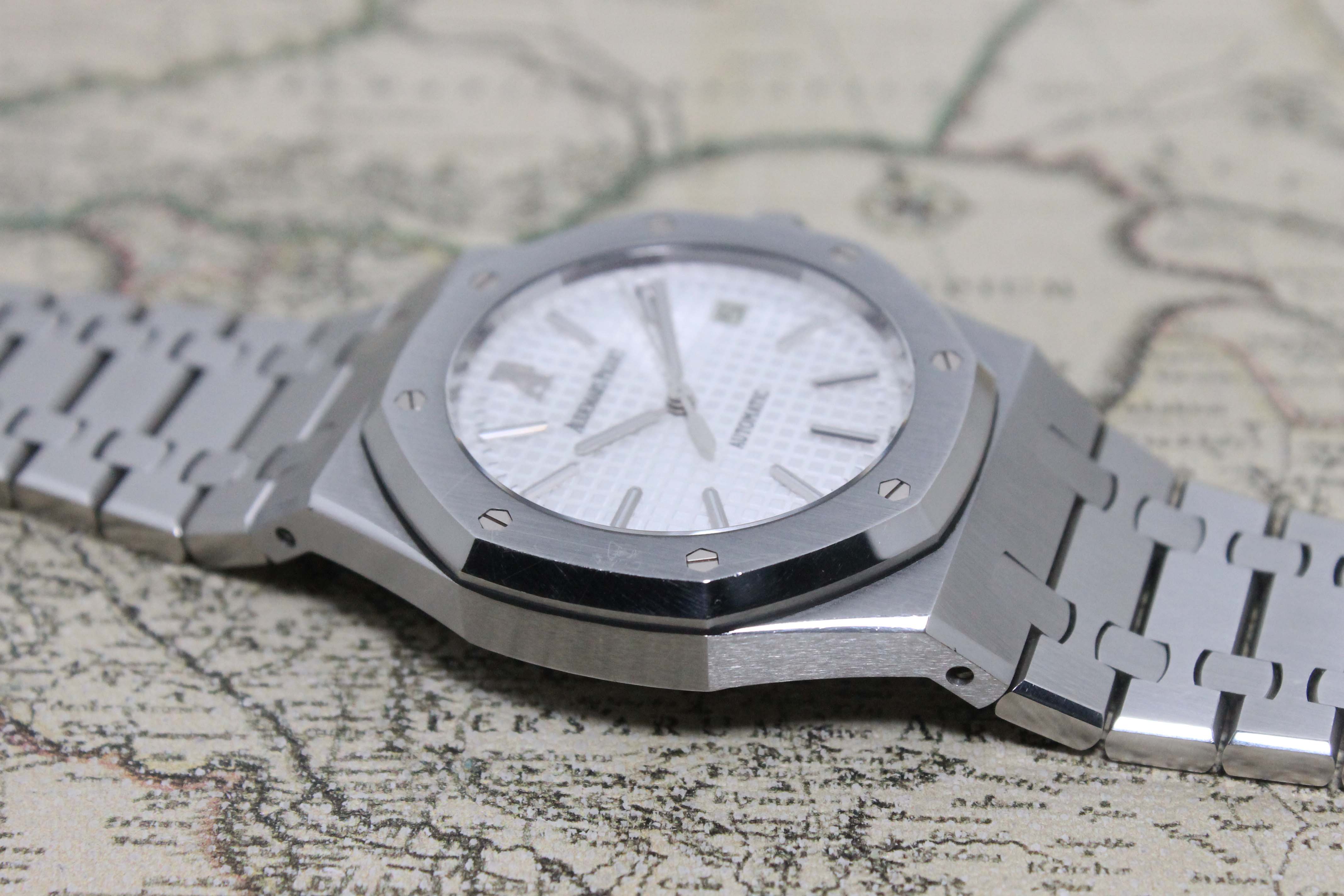 2010 Audemars Piguet Royal Oak White Dial Ref. 15300 (Full Set)