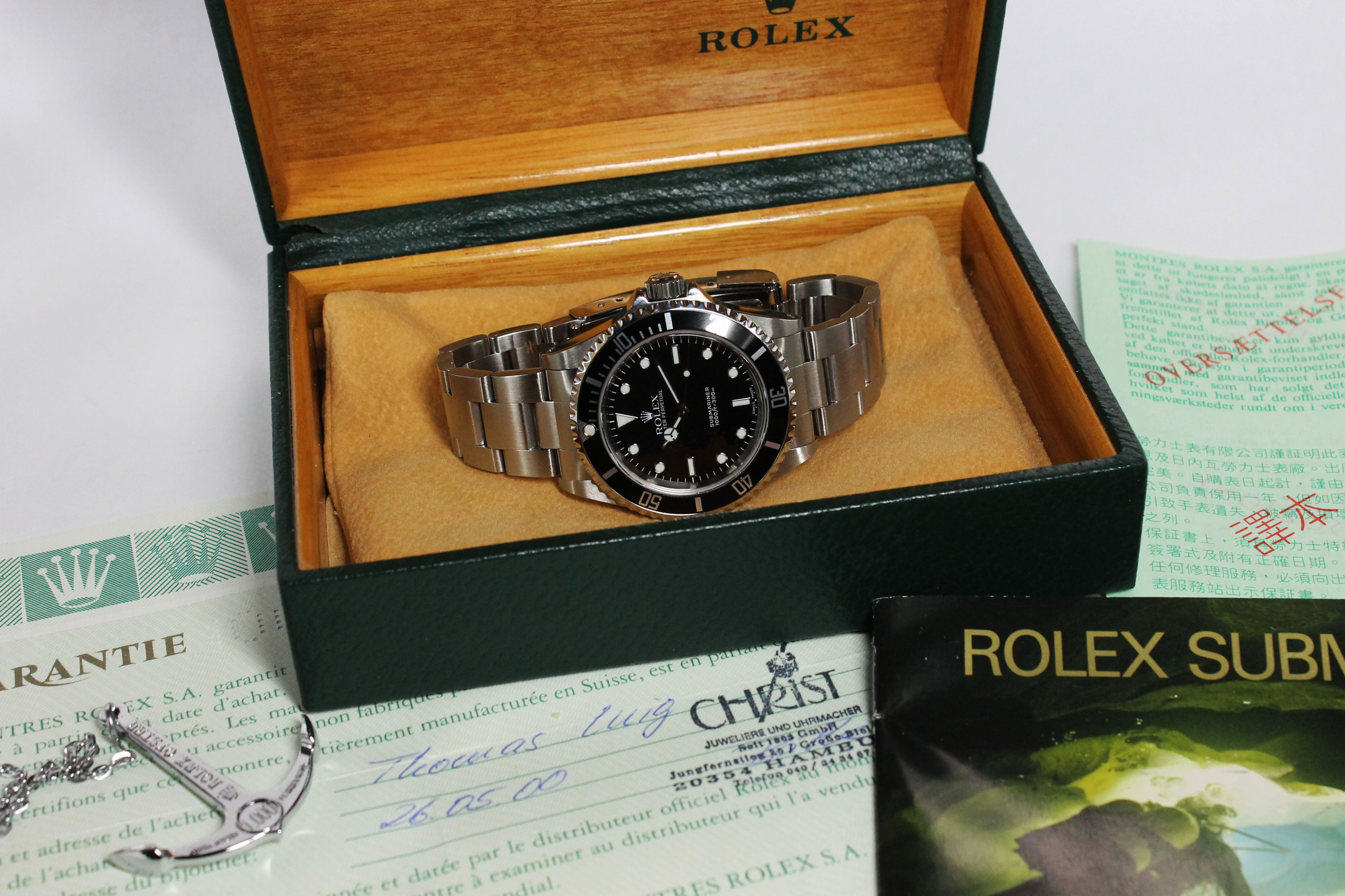 Rolex Submariner Ref. 14060 Year 2000 (Full Set)