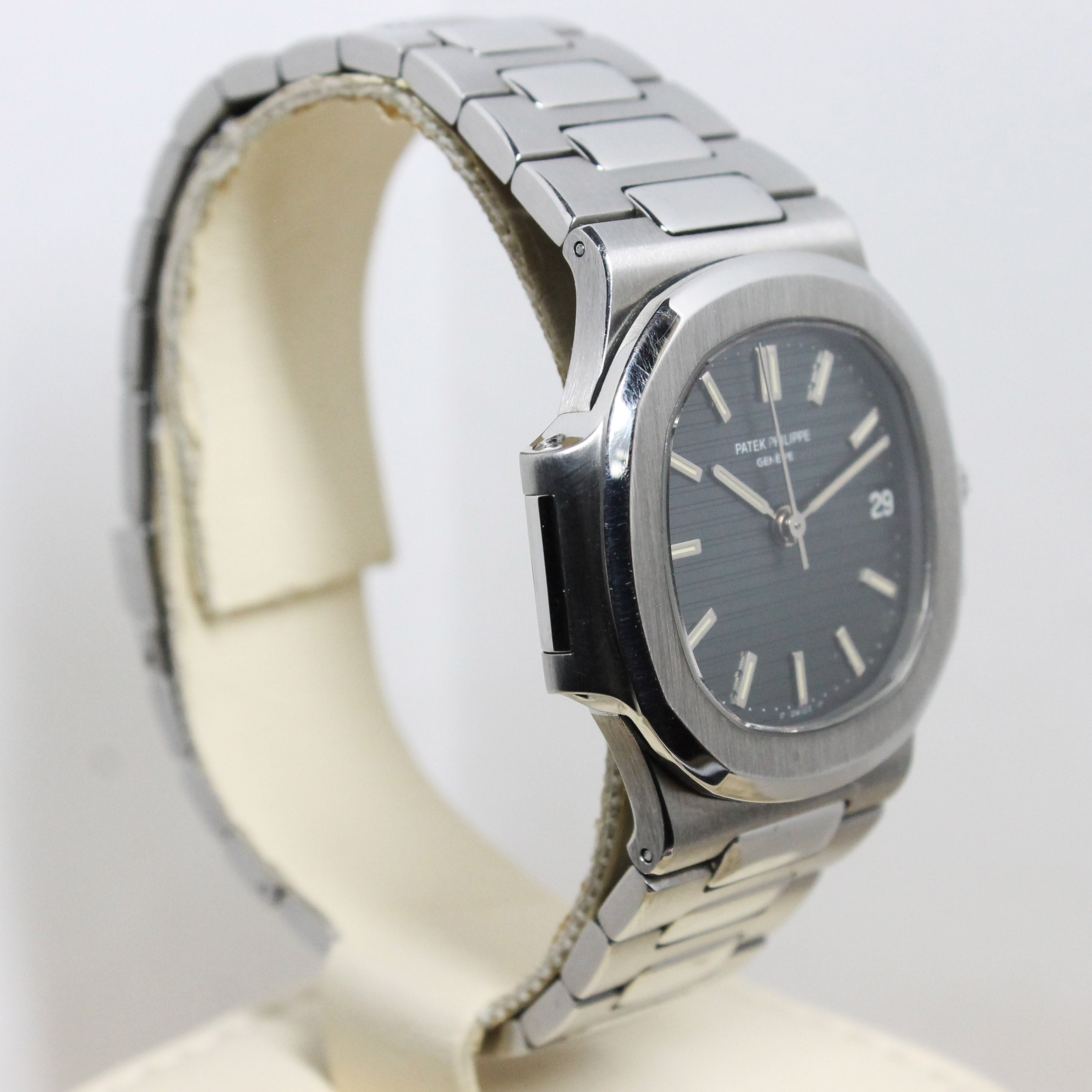 1983 Patek Philippe Nautilus Ref. 3800 (Full Set)