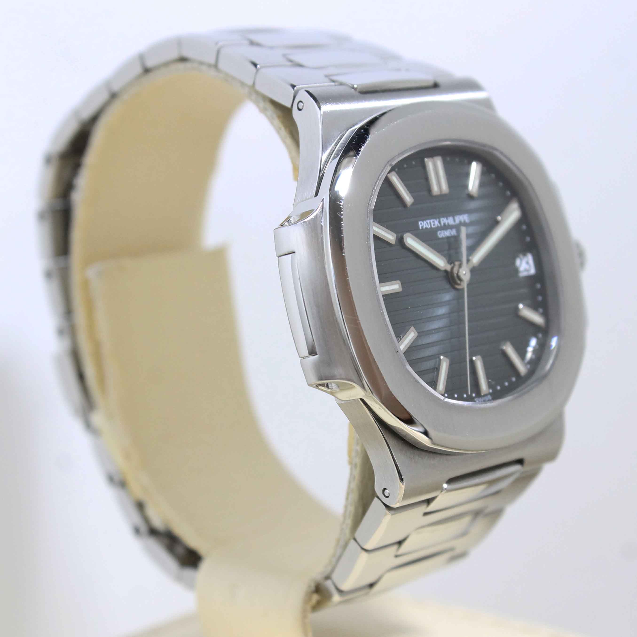 2011 Patek Philippe Nautilus Ref. 5800 (Full Set)