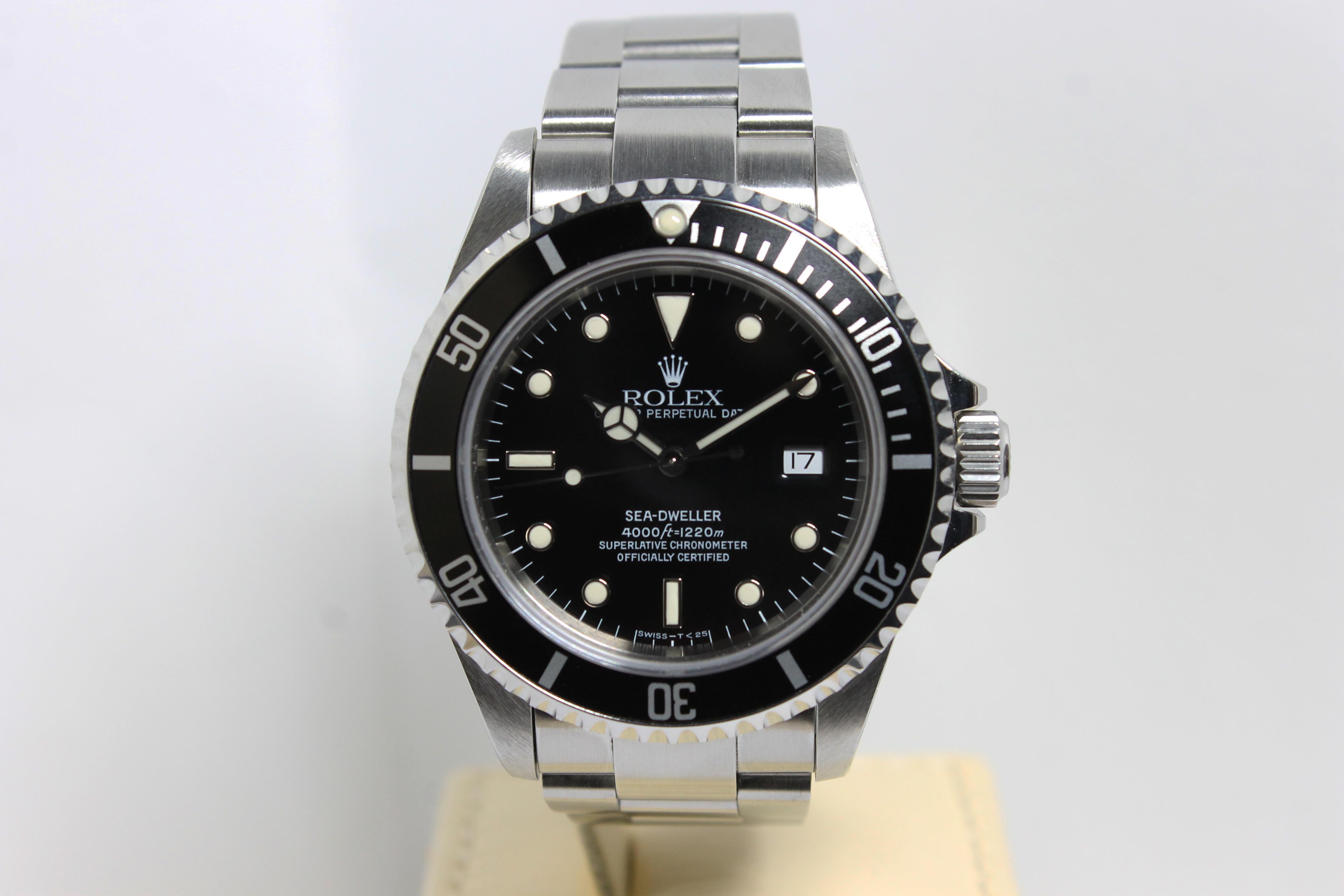 Rolex Sea Dweller Near NOS Ref. 16600 Year 1997 (Full Set)