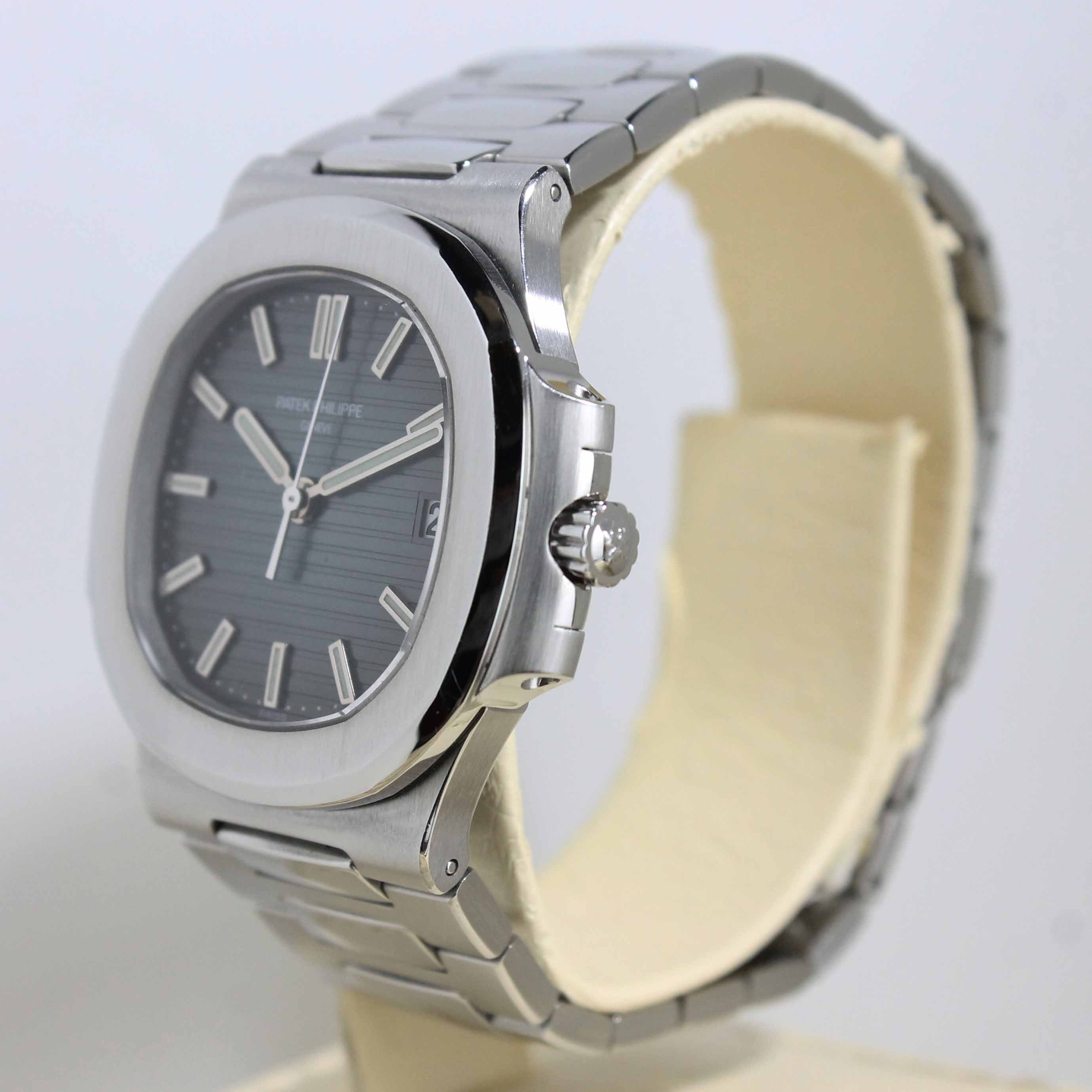 2011 Patek Philippe Nautilus Ref. 5800 (Full Set)