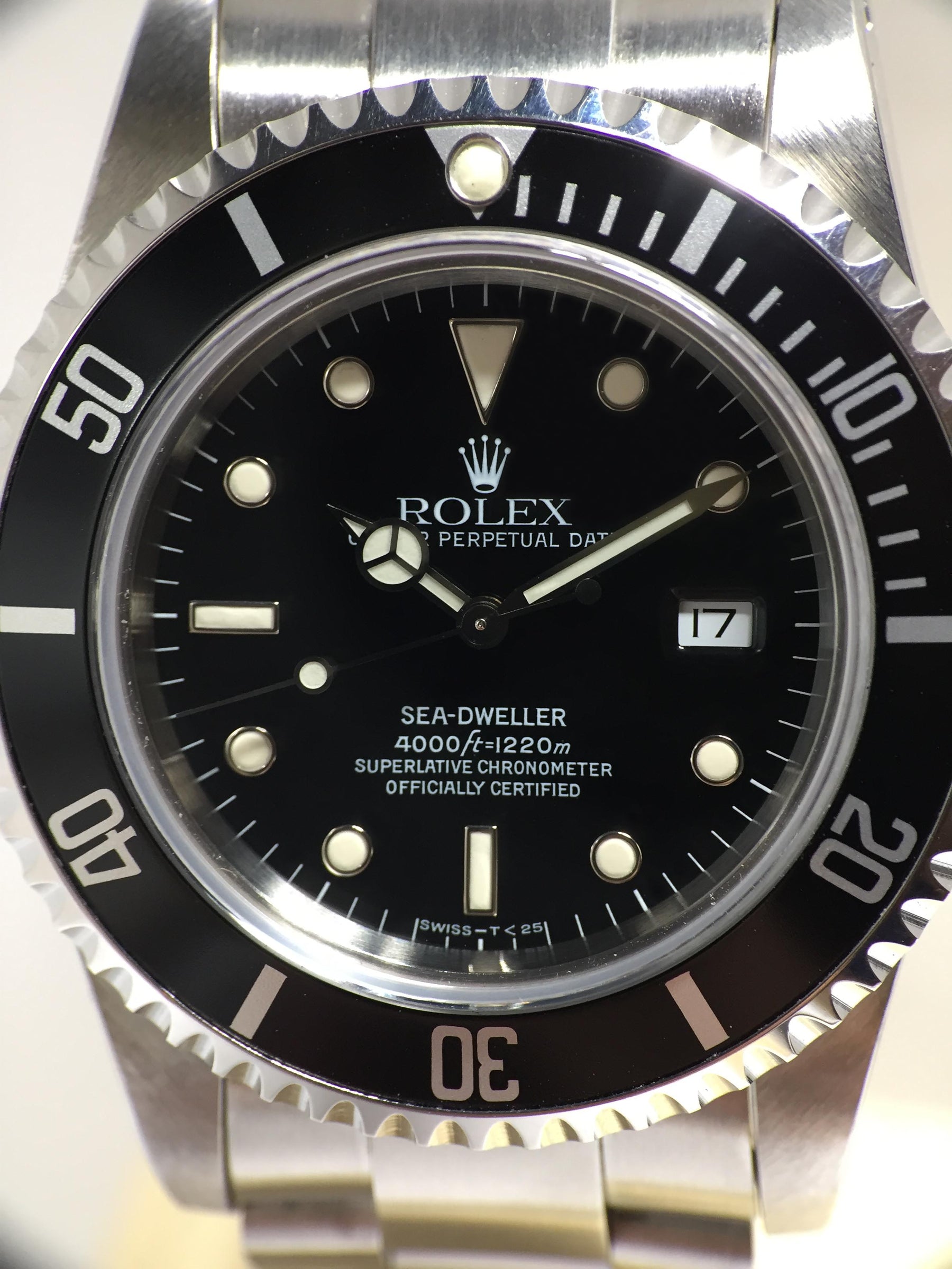 Rolex Sea Dweller Near NOS Ref. 16600 Year 1997 (Full Set)
