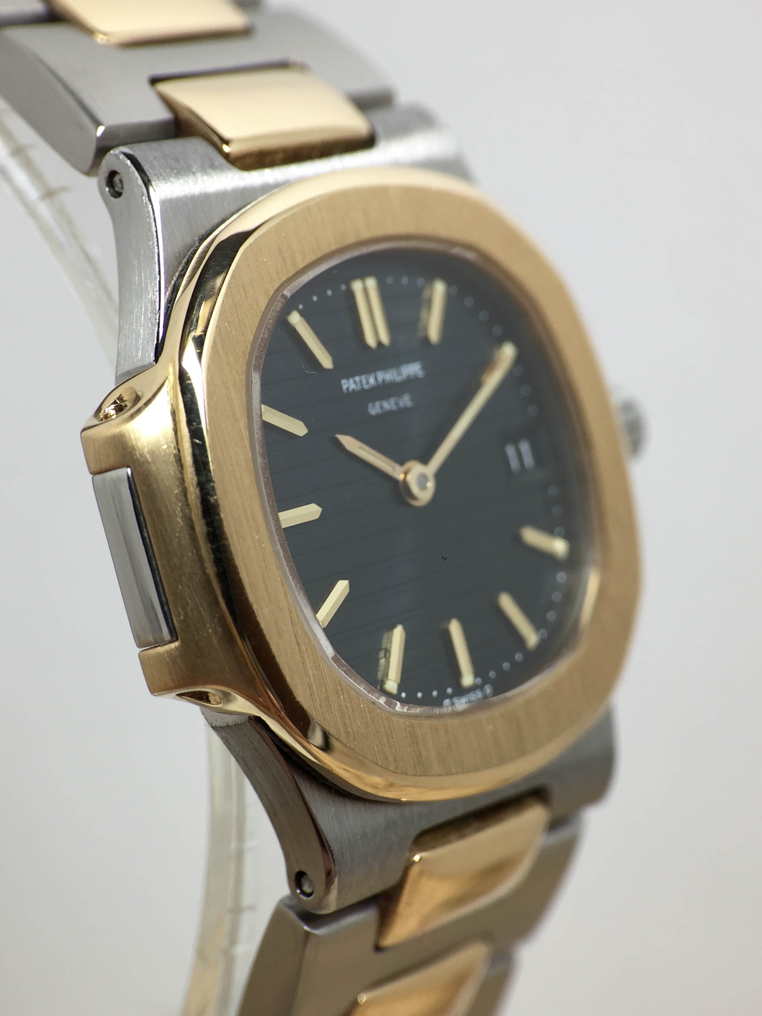 1981 Patek Philippe Nautilus Ladies St/G Ref. 4700 (with Orig. Certificate & Extract from Archives)