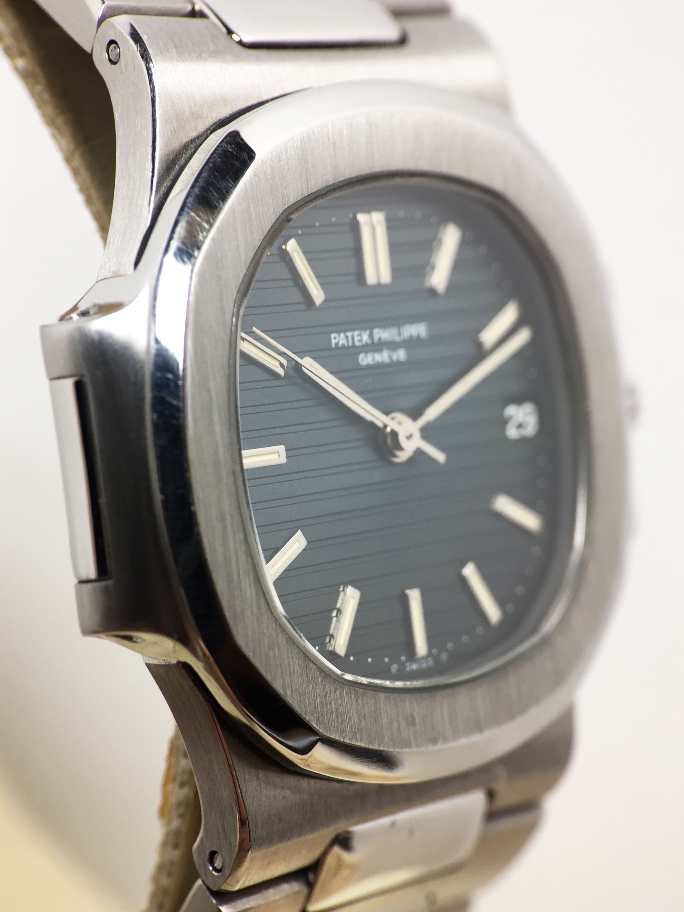 1983 Patek Philippe Nautilus Ref. 3800 (Full Set)