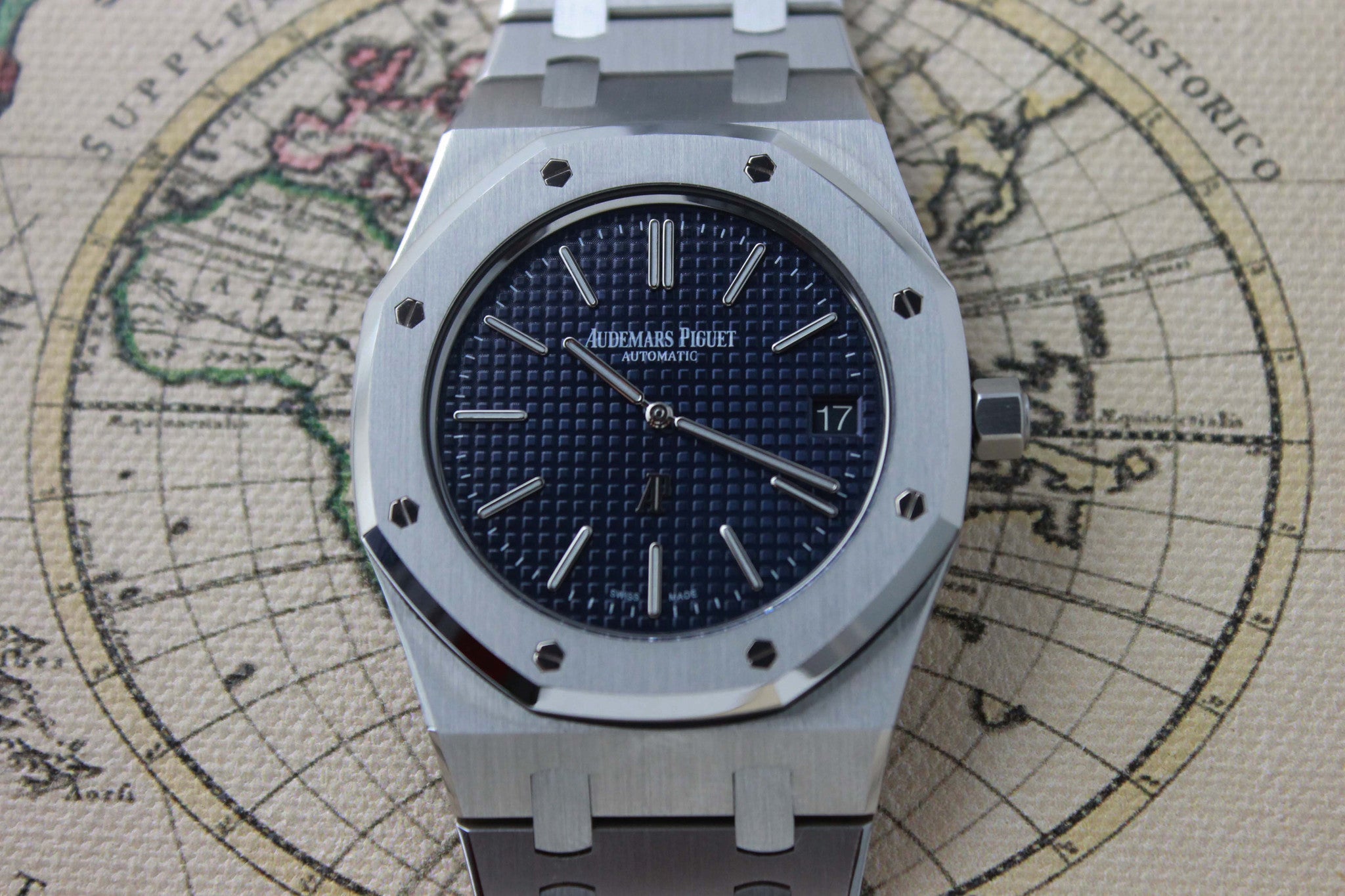 2014 - Audemars Piguet Royal Oak (New Old Stock, box and papers) - Momentum Dubai