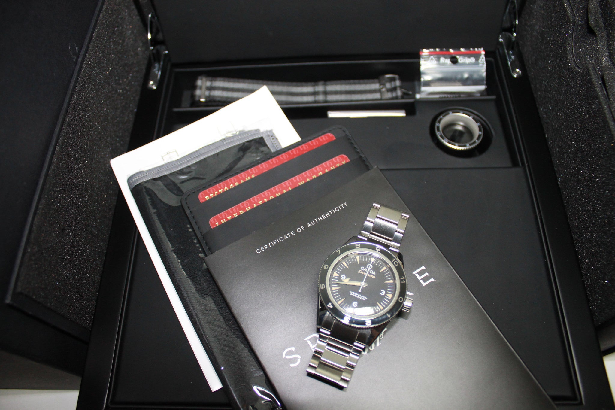 2015 - Omega Seamaster Spectre (full set) - Momentum Dubai