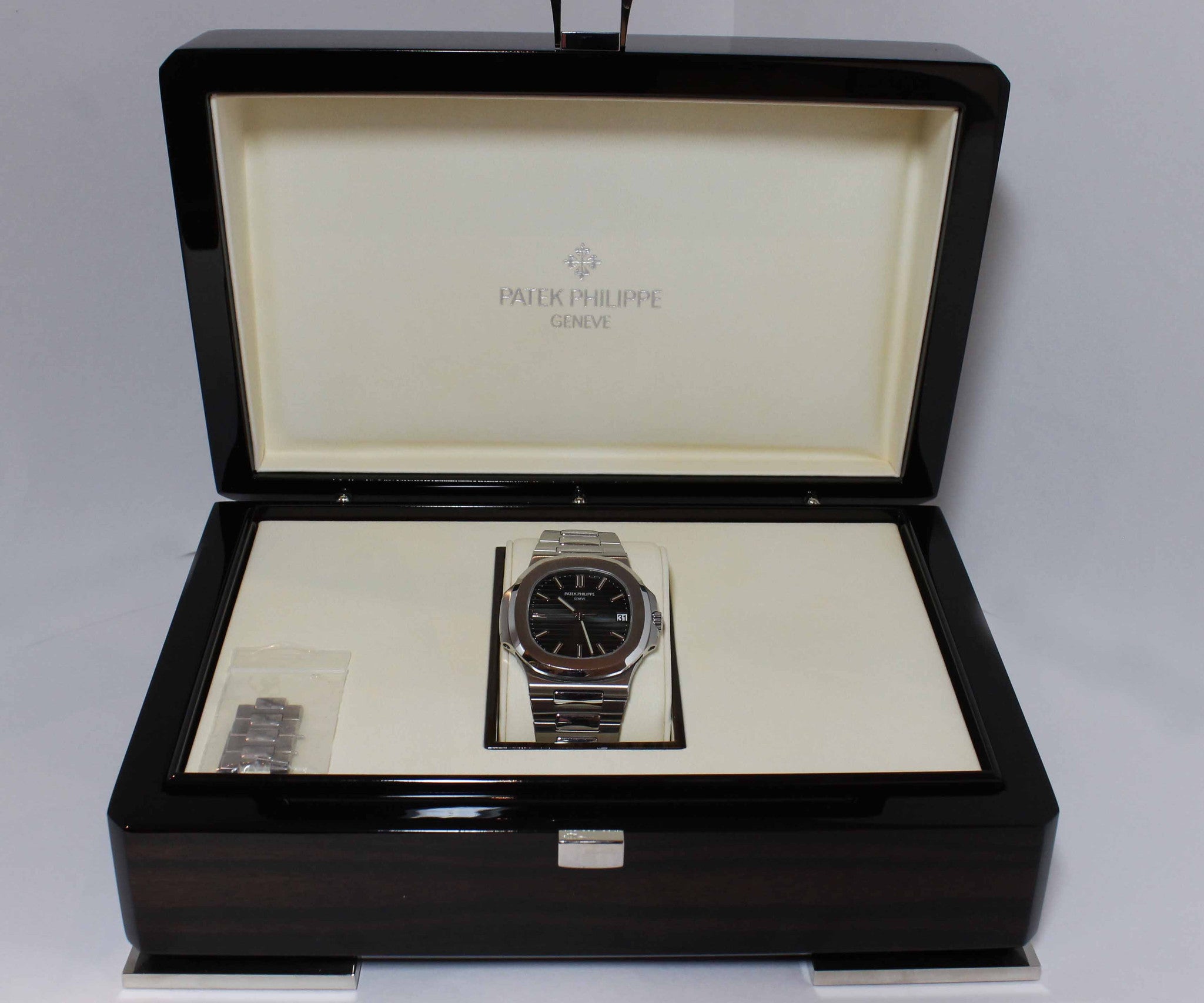 2013 - Patek Philippe Nautilus 5711 - Momentum Dubai