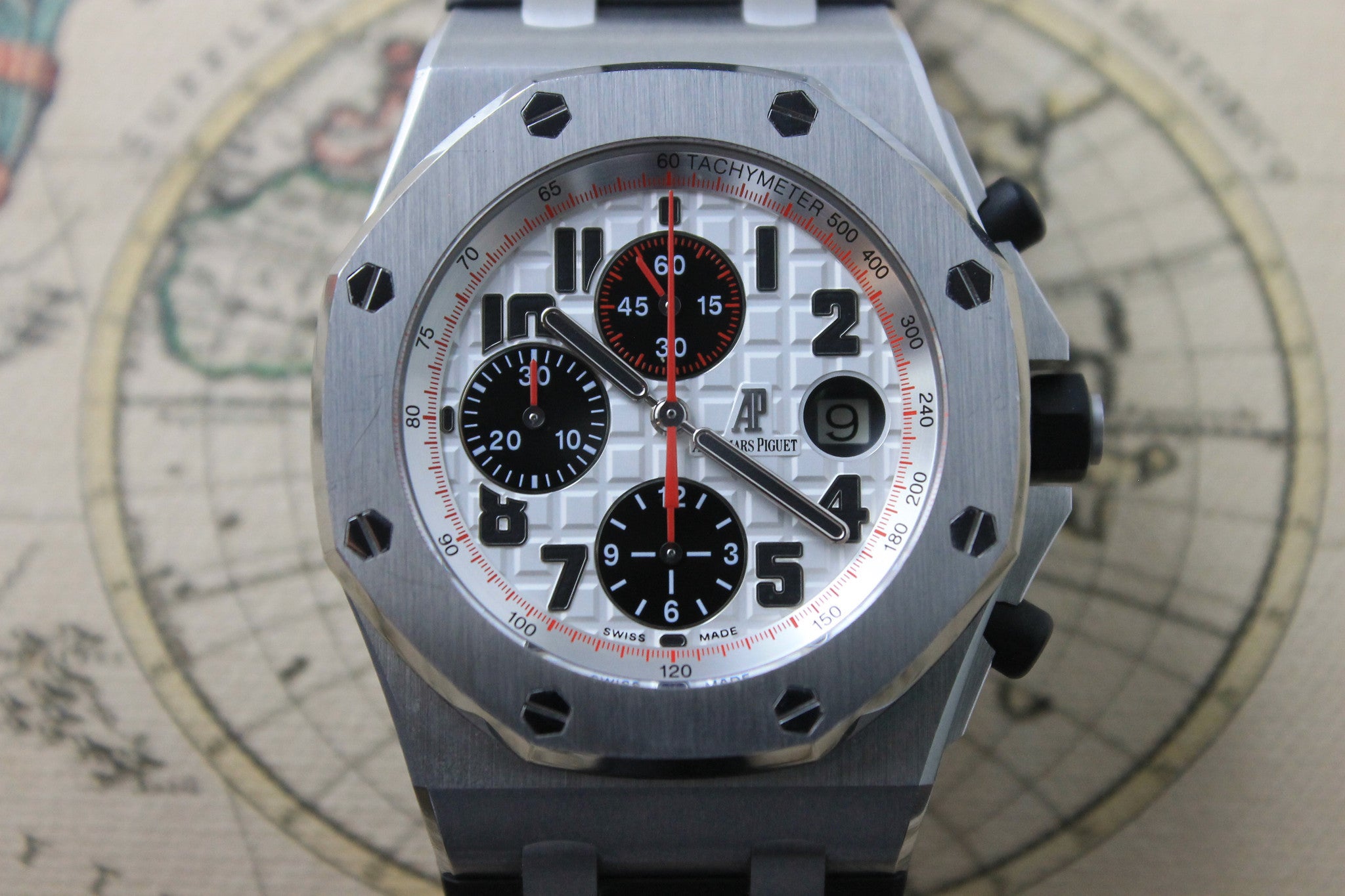 Audemars Piguet Offshore Panda (3.1.582) - Momentum Dubai