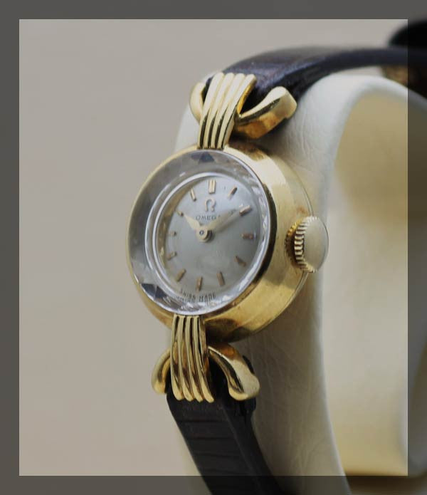 Omega Cocktail Watch Gold (2.2.197) - Momentum Dubai