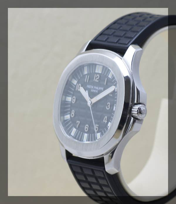 Patek Philippe Aquanaute Jumbo (3.1.347) - Momentum Dubai