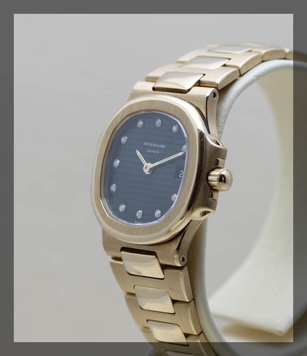 Patek Philippe Nautilus Ladies (2.2.258) - Momentum Dubai